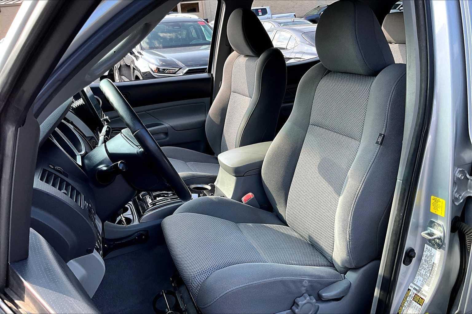 2011 Toyota Tacoma photo 7