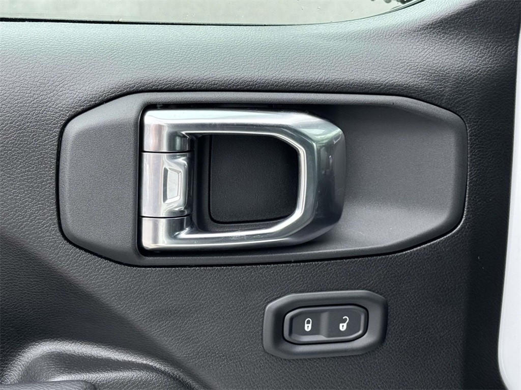 2025 Jeep Wrangler Sport photo 27