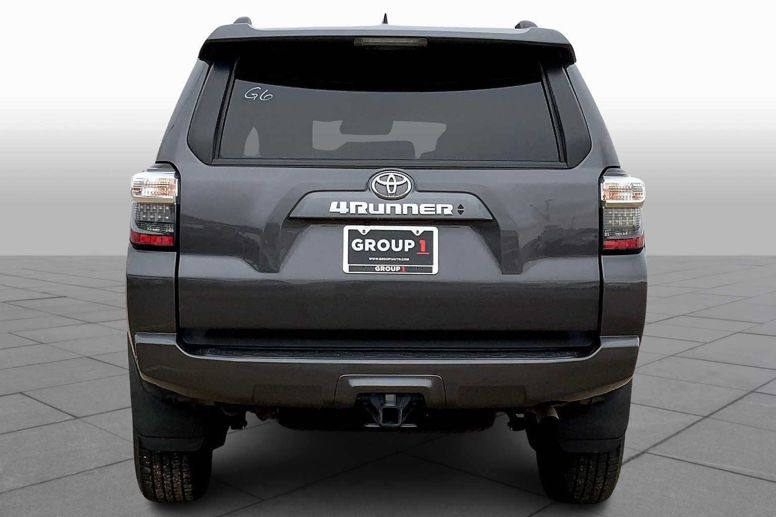 2022 Toyota 4Runner SR5 photo 4