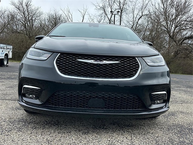 2025 Chrysler Pacifica photo 7