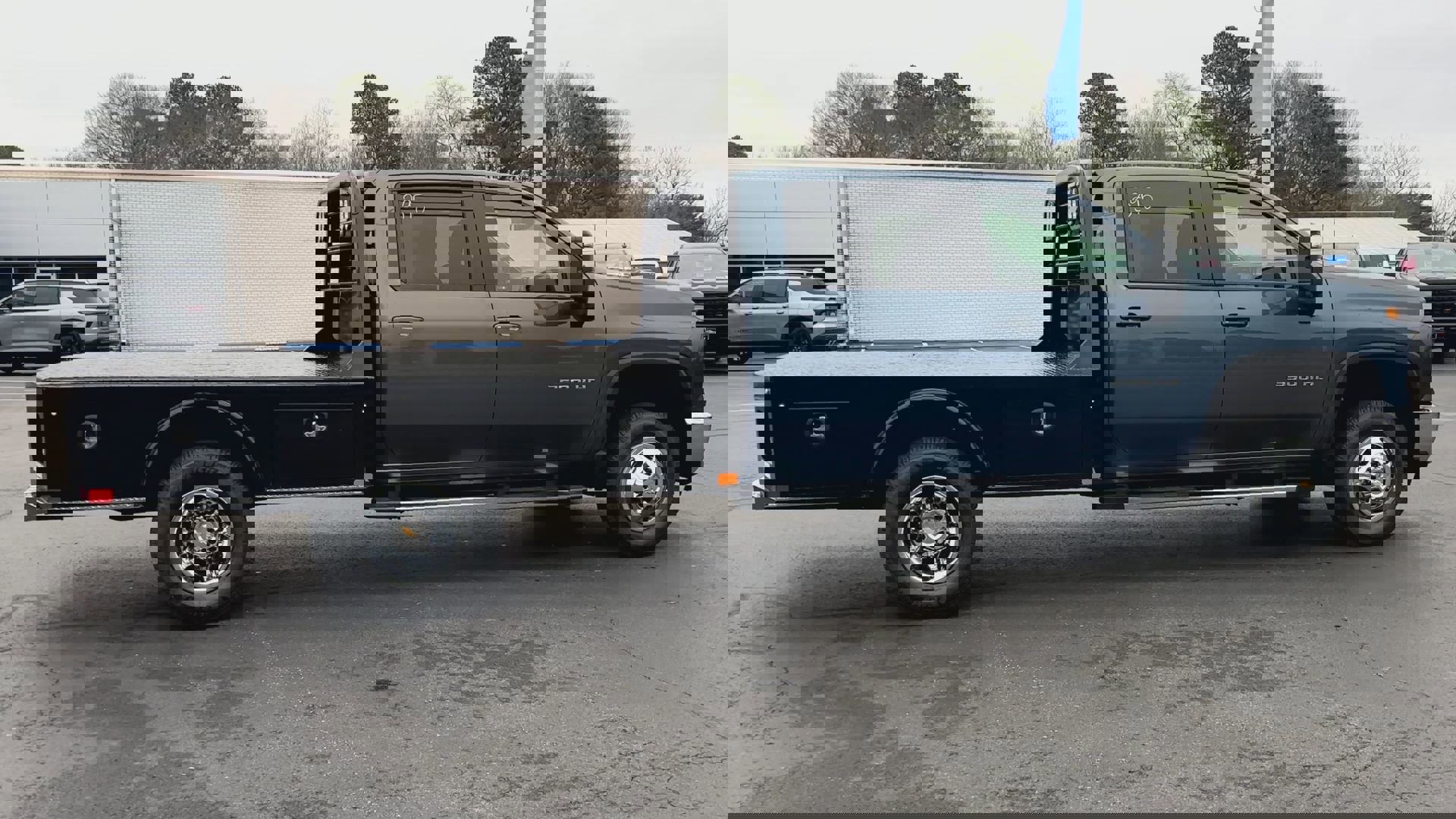 2025 Chevrolet Silverado 3500HD LT photo 8