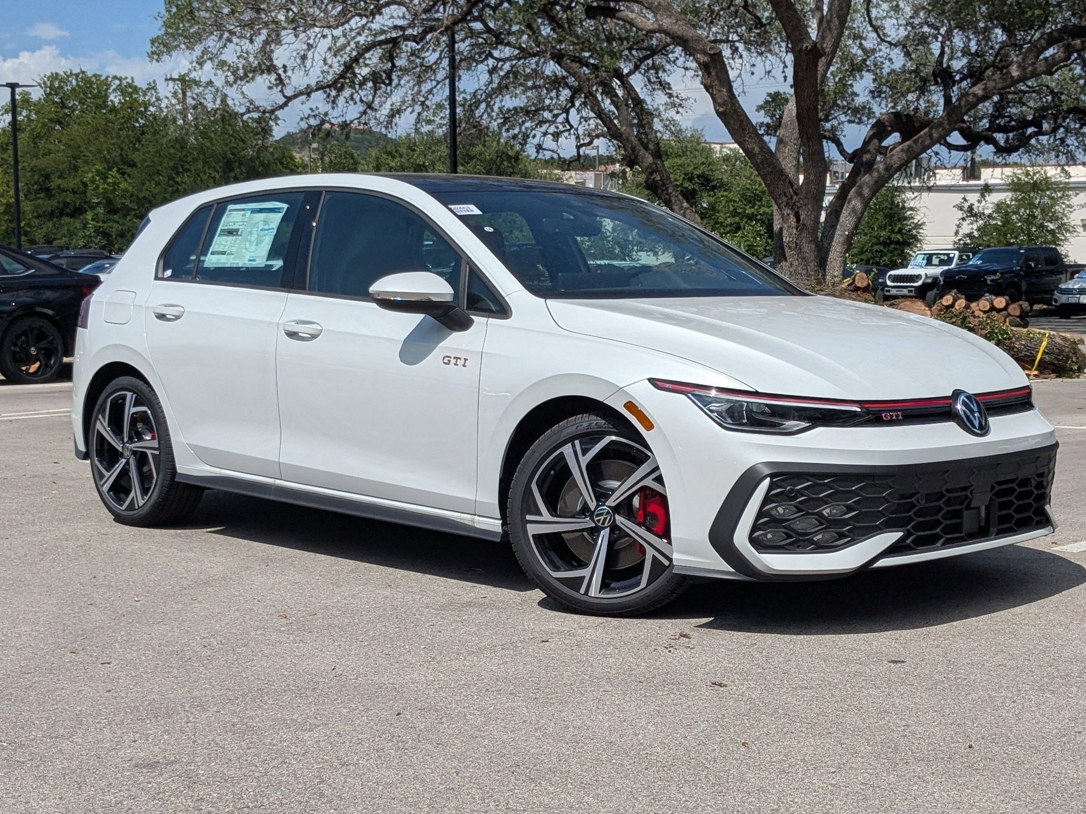 2025 Volkswagen Golf GTI SE's photo