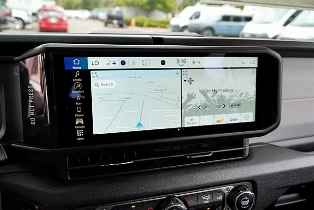 New 2025 Bright White Clear-Coat Exterior Paint Jeep Willys image 32