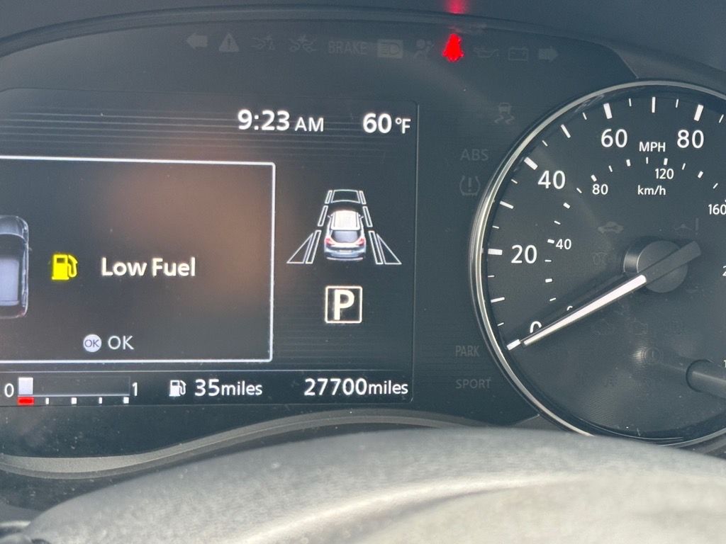 2022 Nissan Kicks SR photo 16