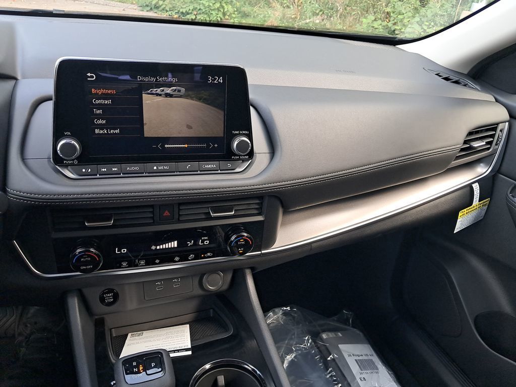 2026 Nissan Rogue SV photo 18