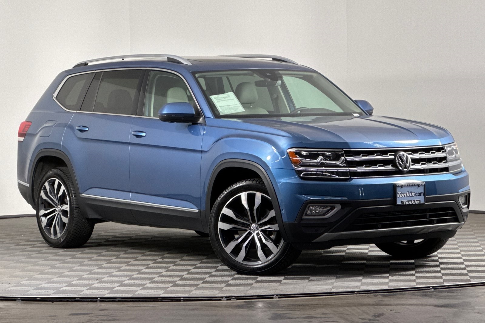 2019 Volkswagen Atlas V6 SEL Premium photo 2