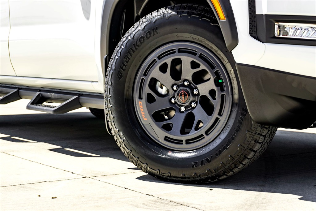 2026 Nissan Frontier PRO-X photo 2