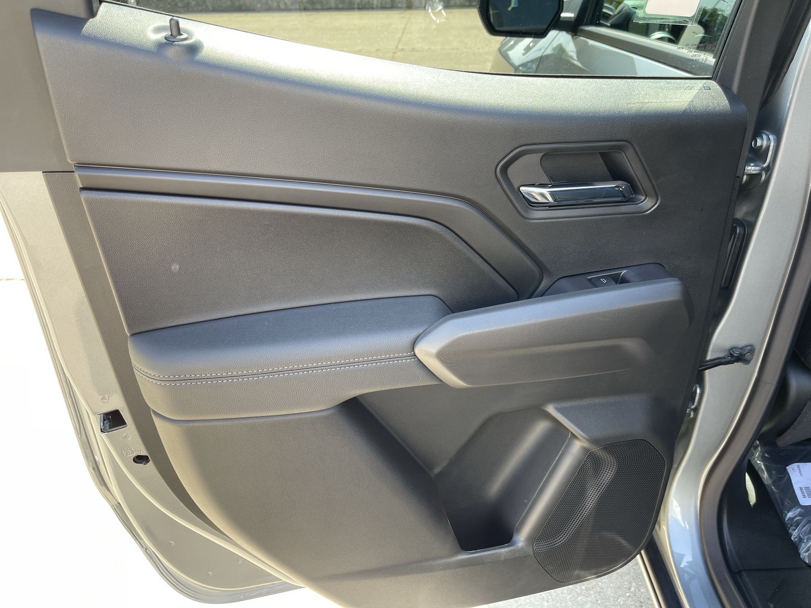 2025 Chevrolet Colorado Work Truck LT photo 4