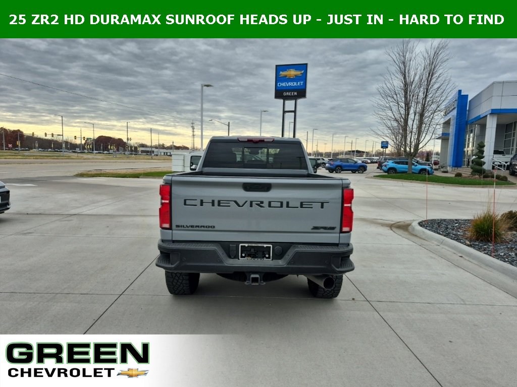 2025 Chevrolet Silverado 2500HD ZR2 photo 4