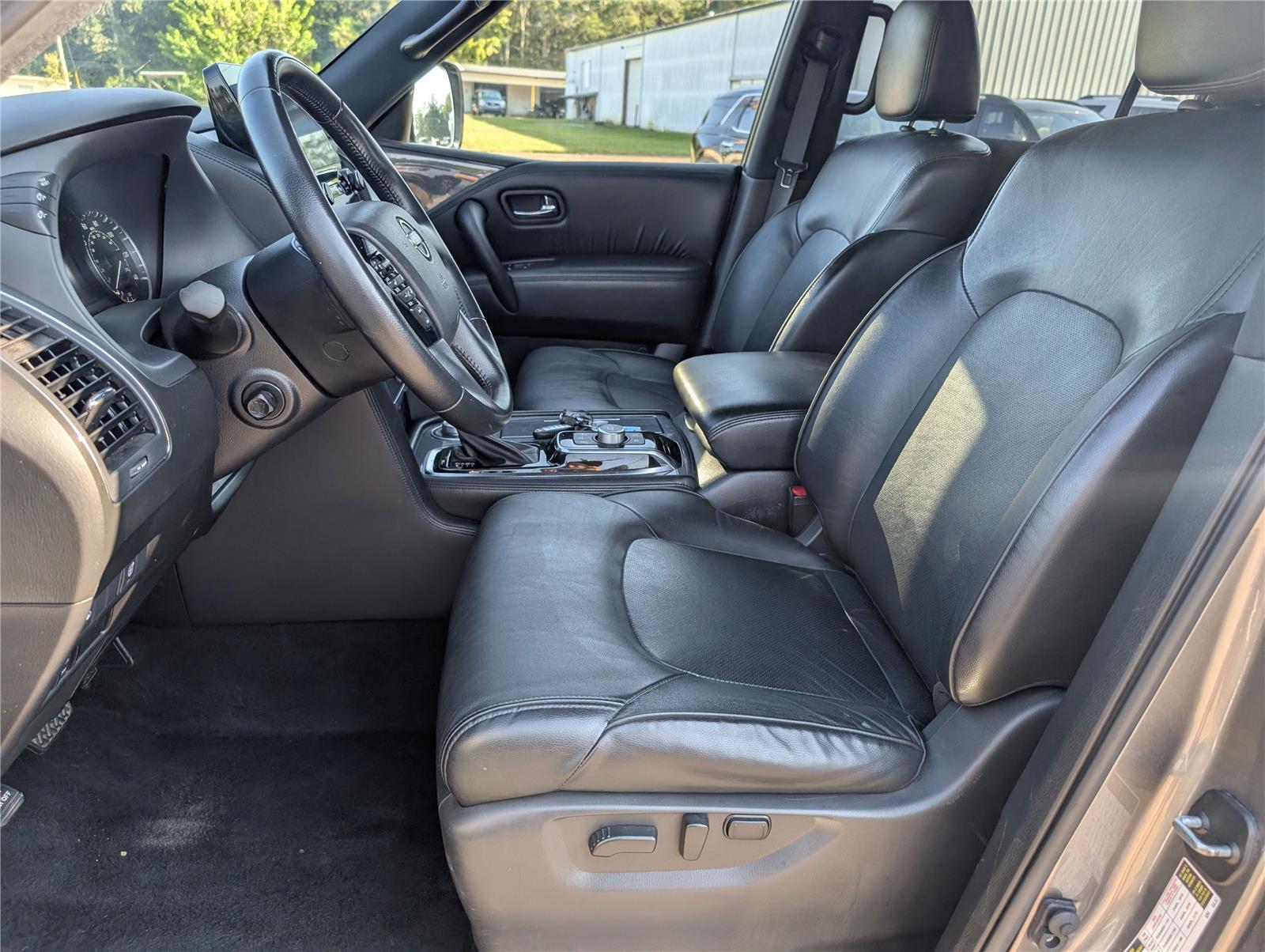 2022 Nissan Armada SL photo 10