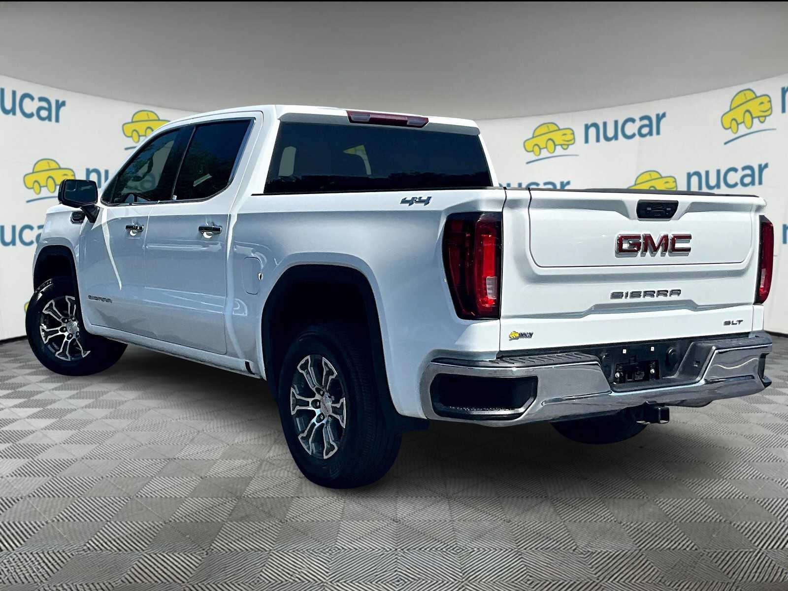 2024 Gmc Sierra 1500 SLT photo 4