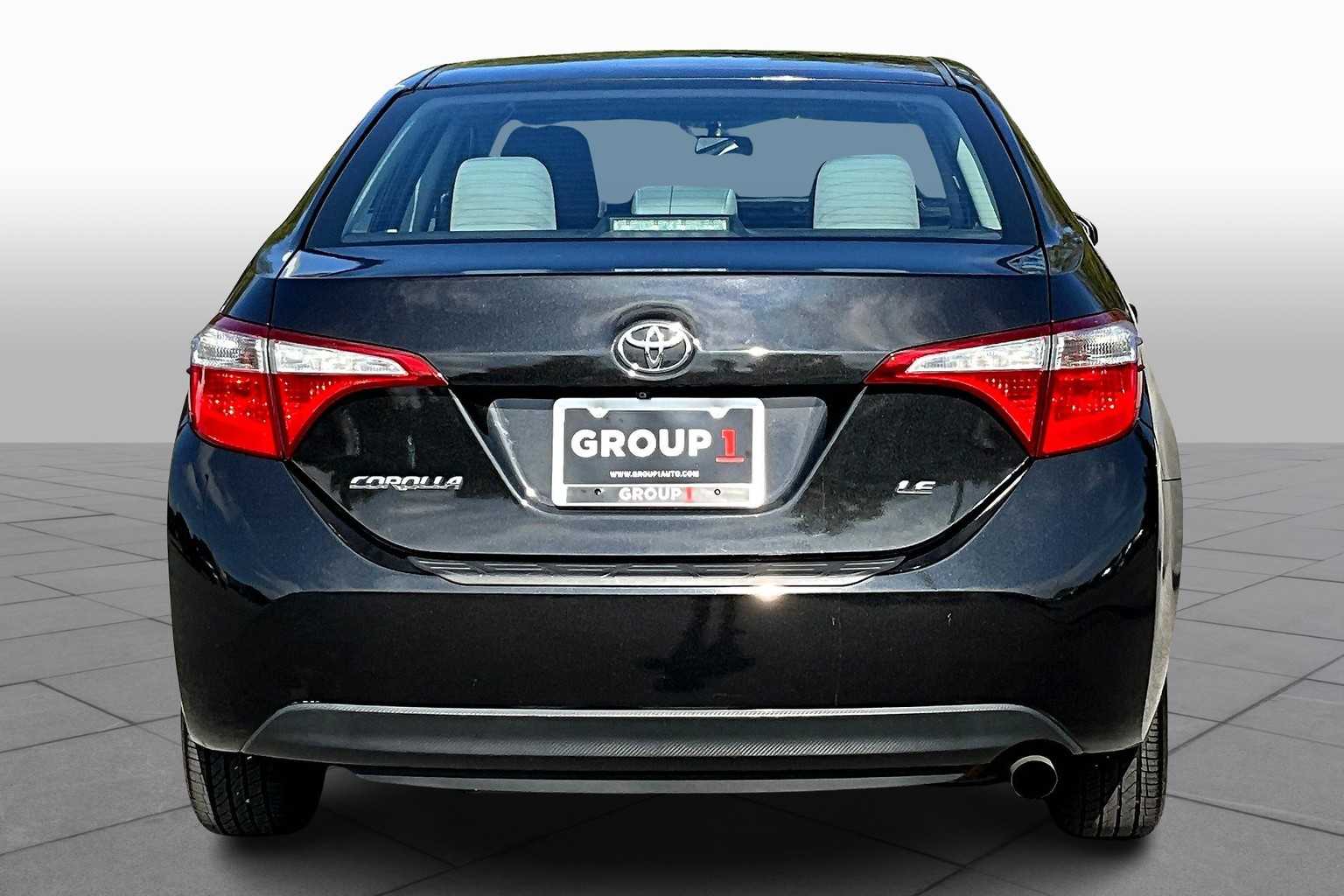 2014 Toyota Corolla LE photo 4