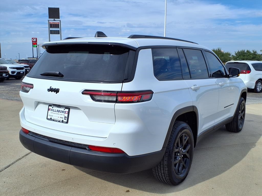 2025 Jeep Grand Cherokee Altitude X photo 4