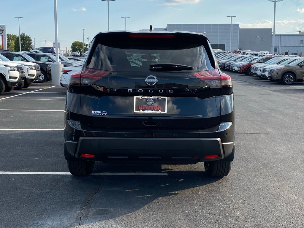 2026 Nissan Rogue SV photo 4