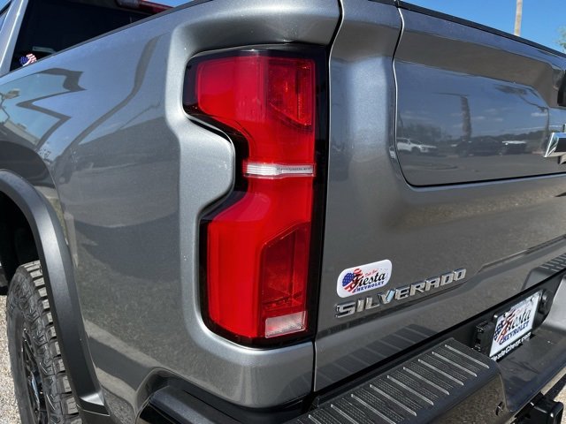 2025 Chevrolet Silverado 2500HD ZR2 photo 11