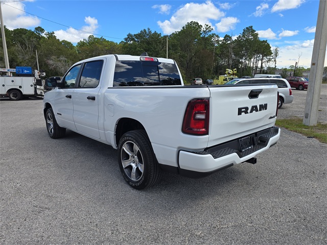 2025 Ram 1500 Tradesman photo 3