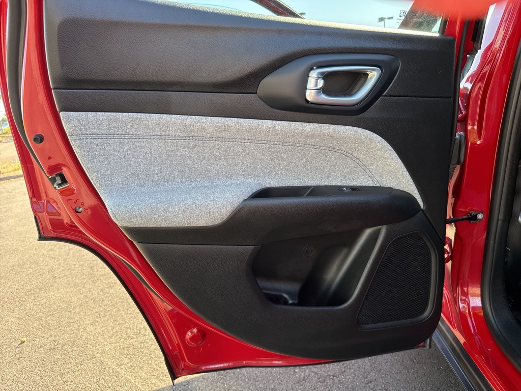 2024 Jeep Compass Latitude photo 16