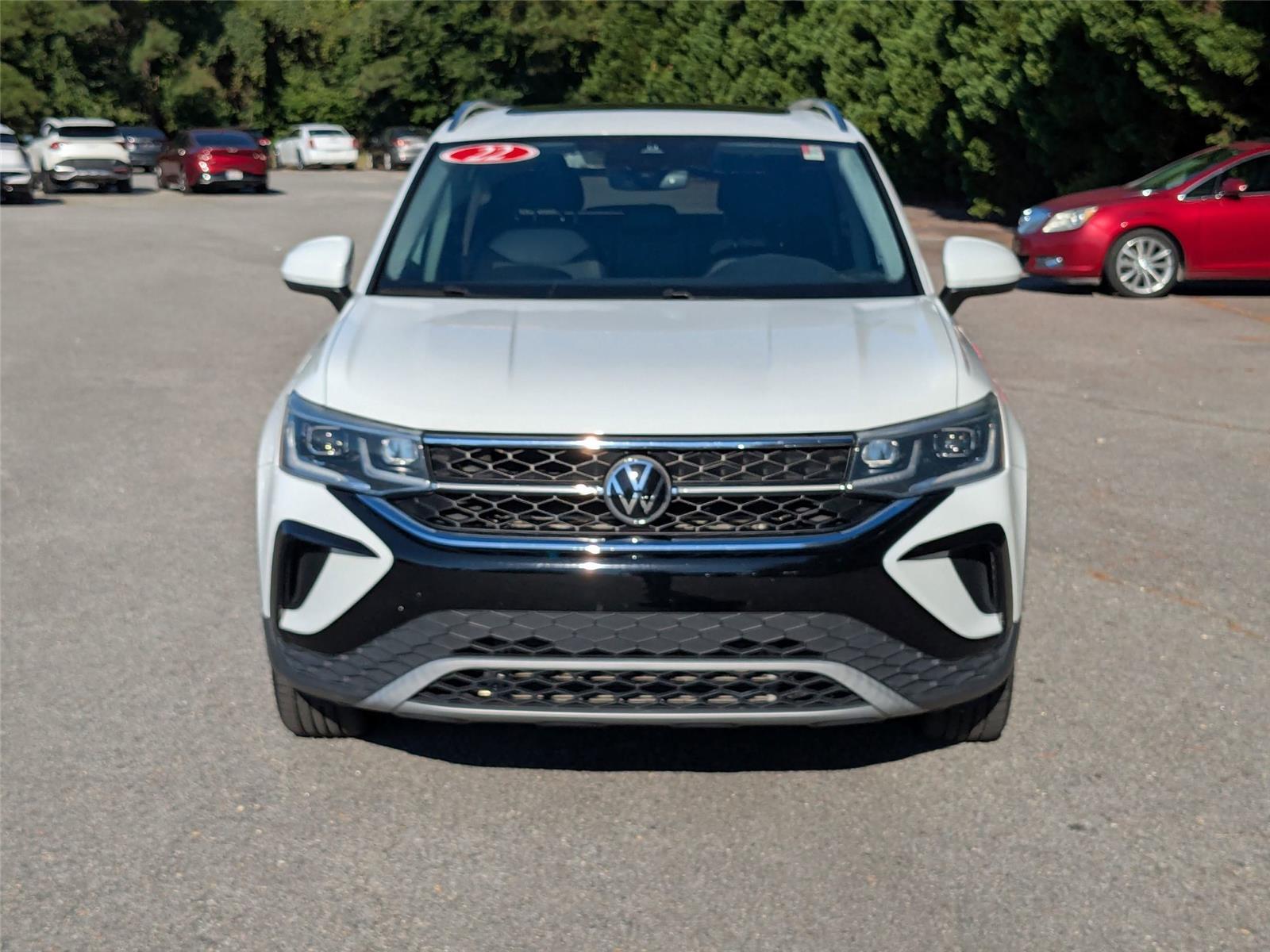 2022 Volkswagen Taos SEL photo 2