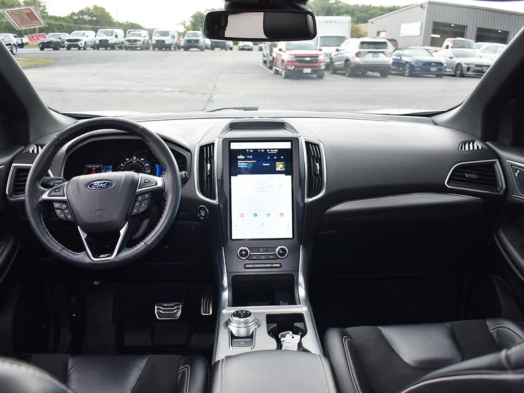 2022 Ford Edge ST photo 4