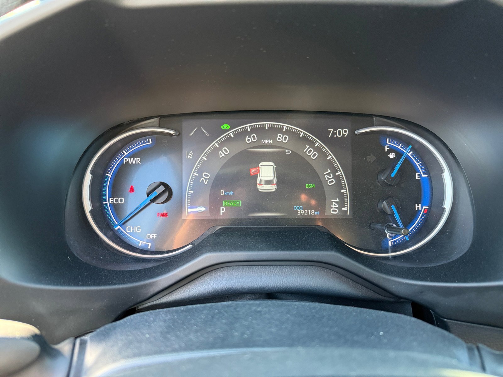 2023 Toyota RAV4 Hybrid LE photo 10