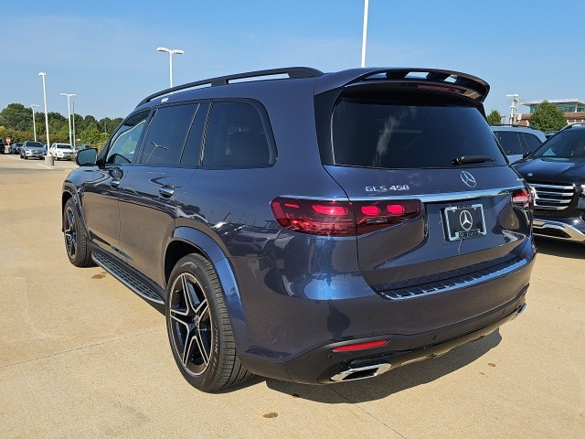 2026 Mercedes Benz GLS 450 4MATIC photo 3
