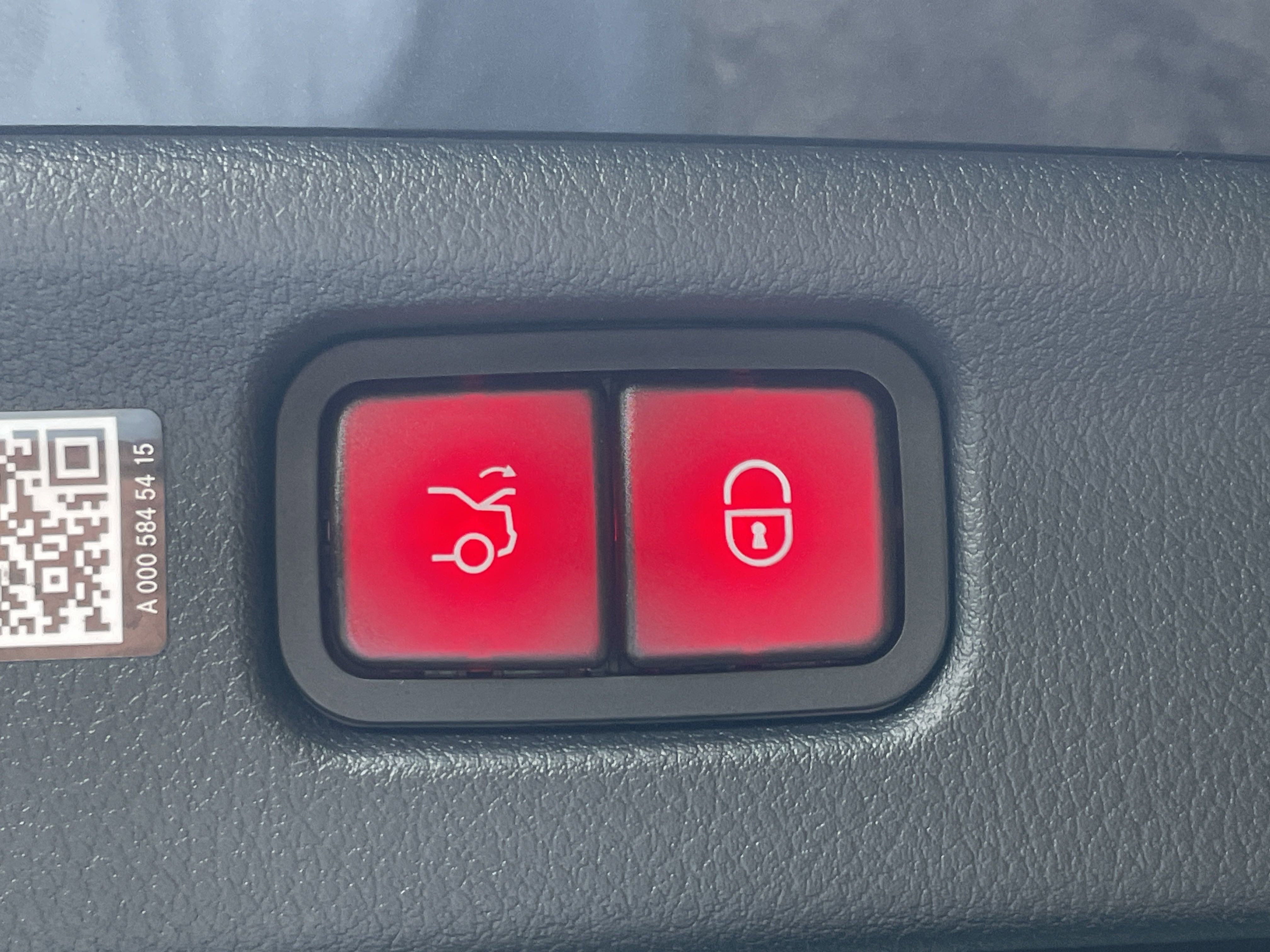 2025 Mercedes Benz C 300 Sedan photo 4