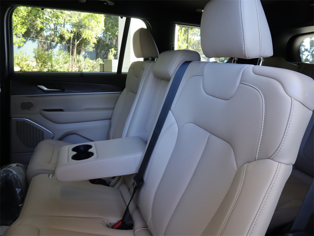 2024 Jeep Grand Cherokee Limited photo 17