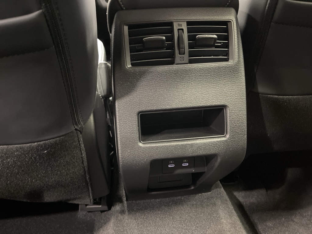 2025 Mitsubishi Outlander SE photo 24