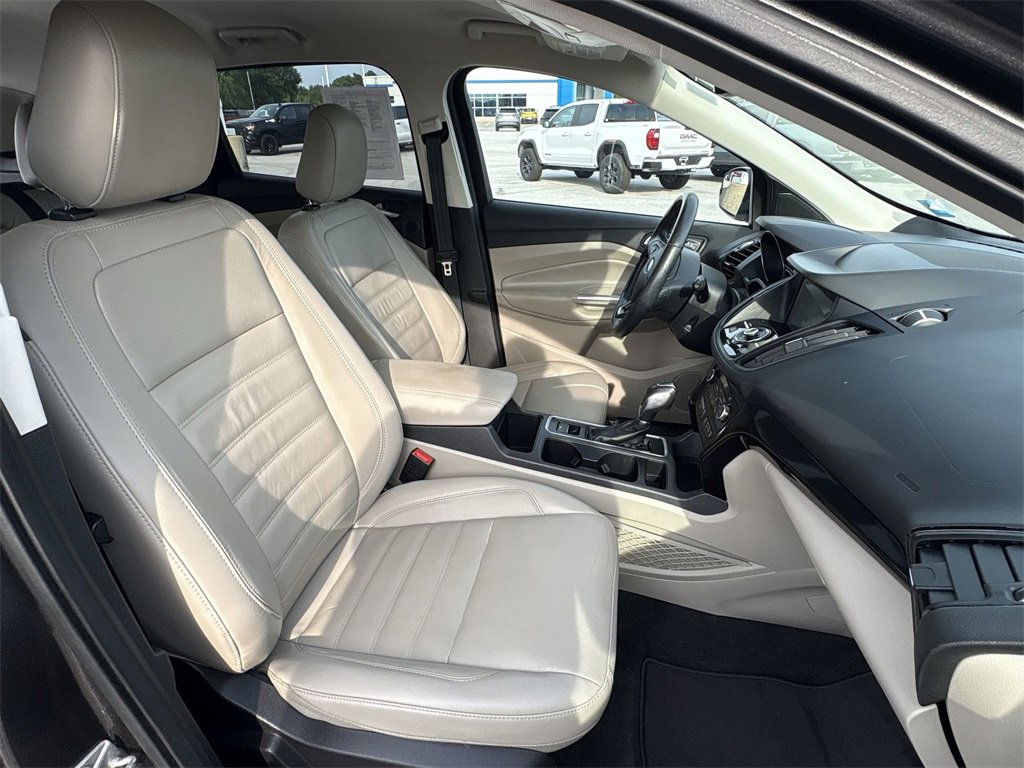 2019 Ford Escape Titanium photo 23
