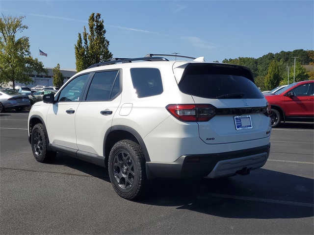 2025 Honda Pilot TrailSport photo 4