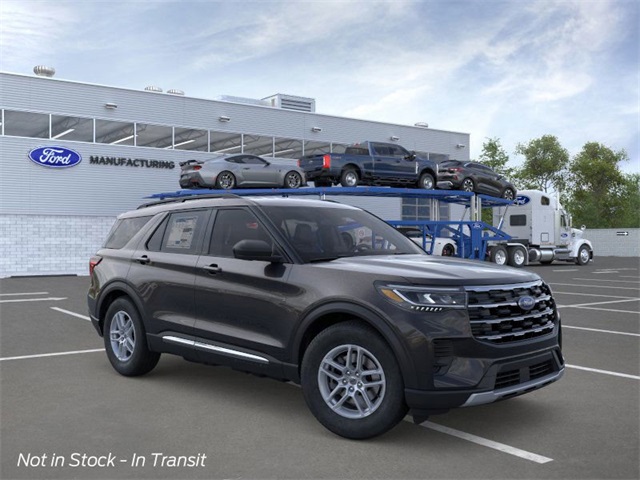 2025 Ford Explorer photo 3