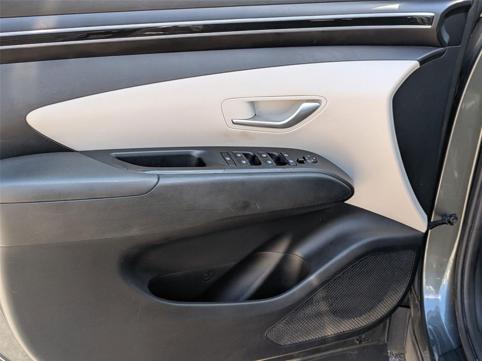 2022 Hyundai Tucson SE photo 12