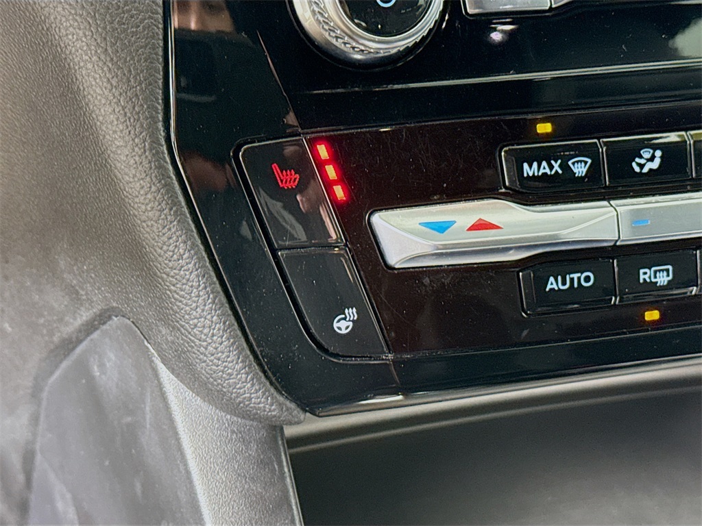 2022 Ford Explorer ST photo 21