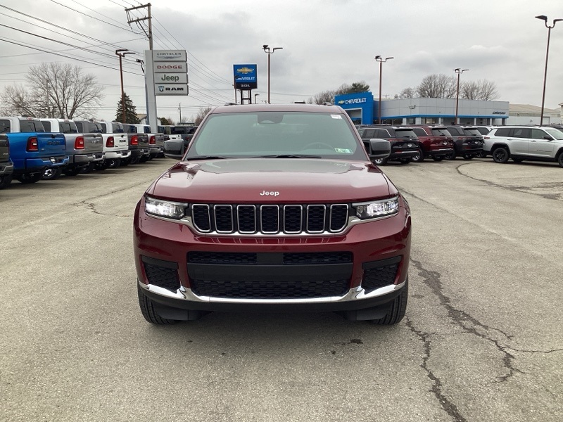 2025 Jeep Grand Cherokee Laredo X photo 2
