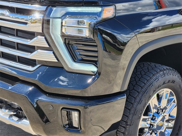 2026 Chevrolet Silverado 3500HD High Country photo 4