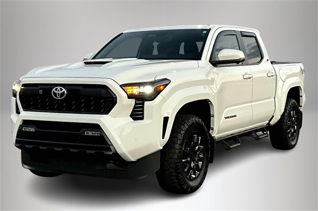 2024 Toyota Tacoma TRD Sport photo 2