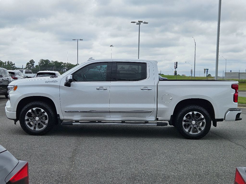 2024 Chevrolet Silverado 1500 High Country photo 4