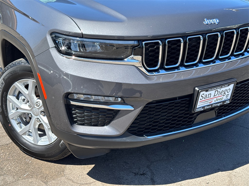 2023 Jeep Grand Cherokee Limited photo 2
