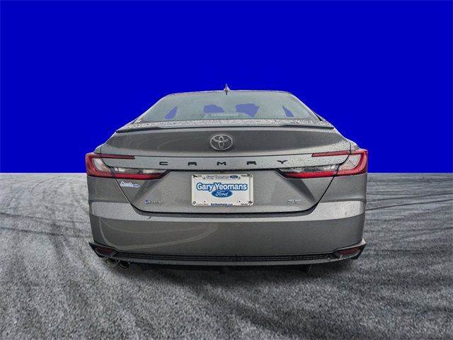 2025 Toyota Camry SE photo 4