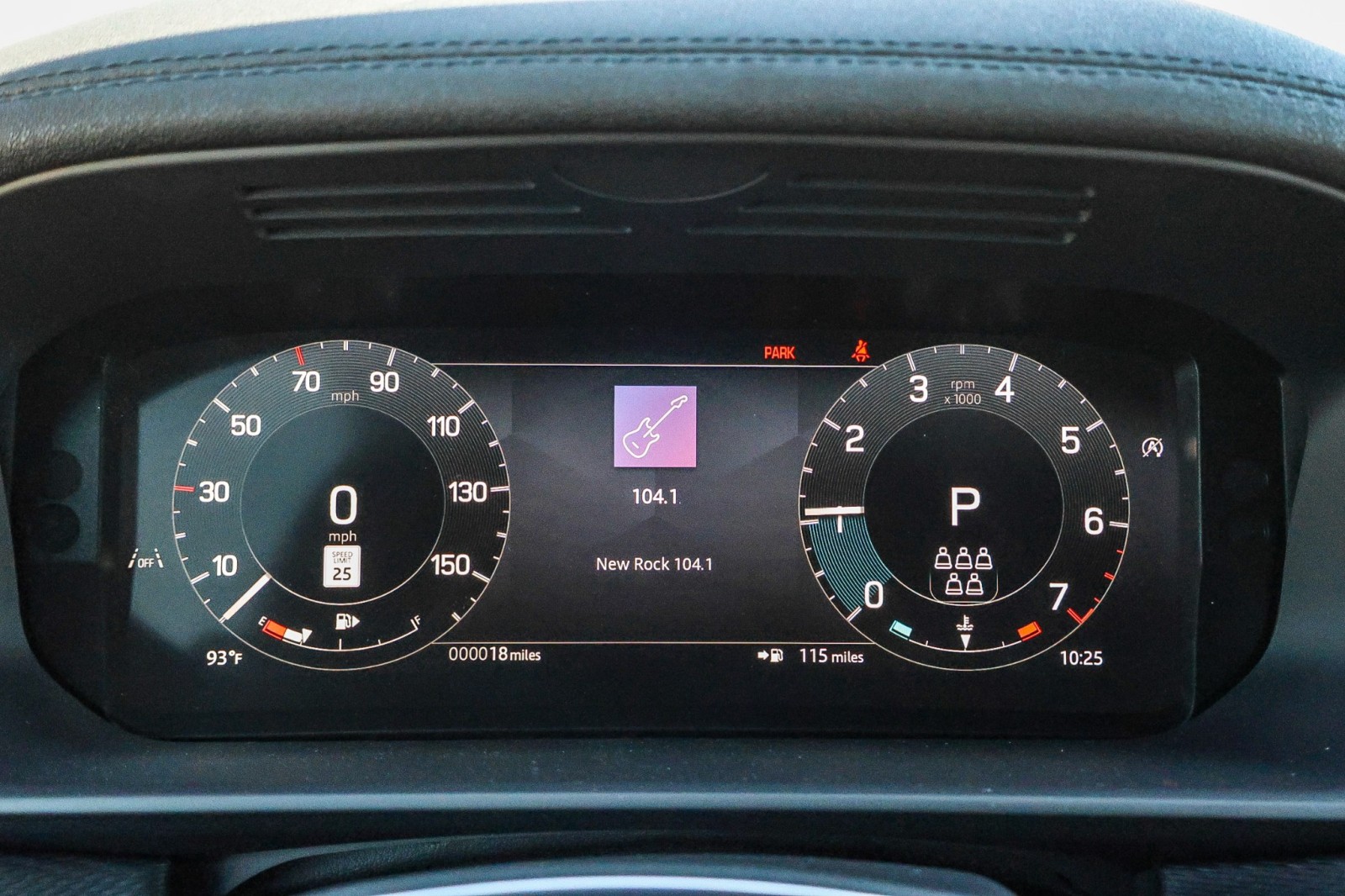 2025 Land Rover Discovery SE photo 18