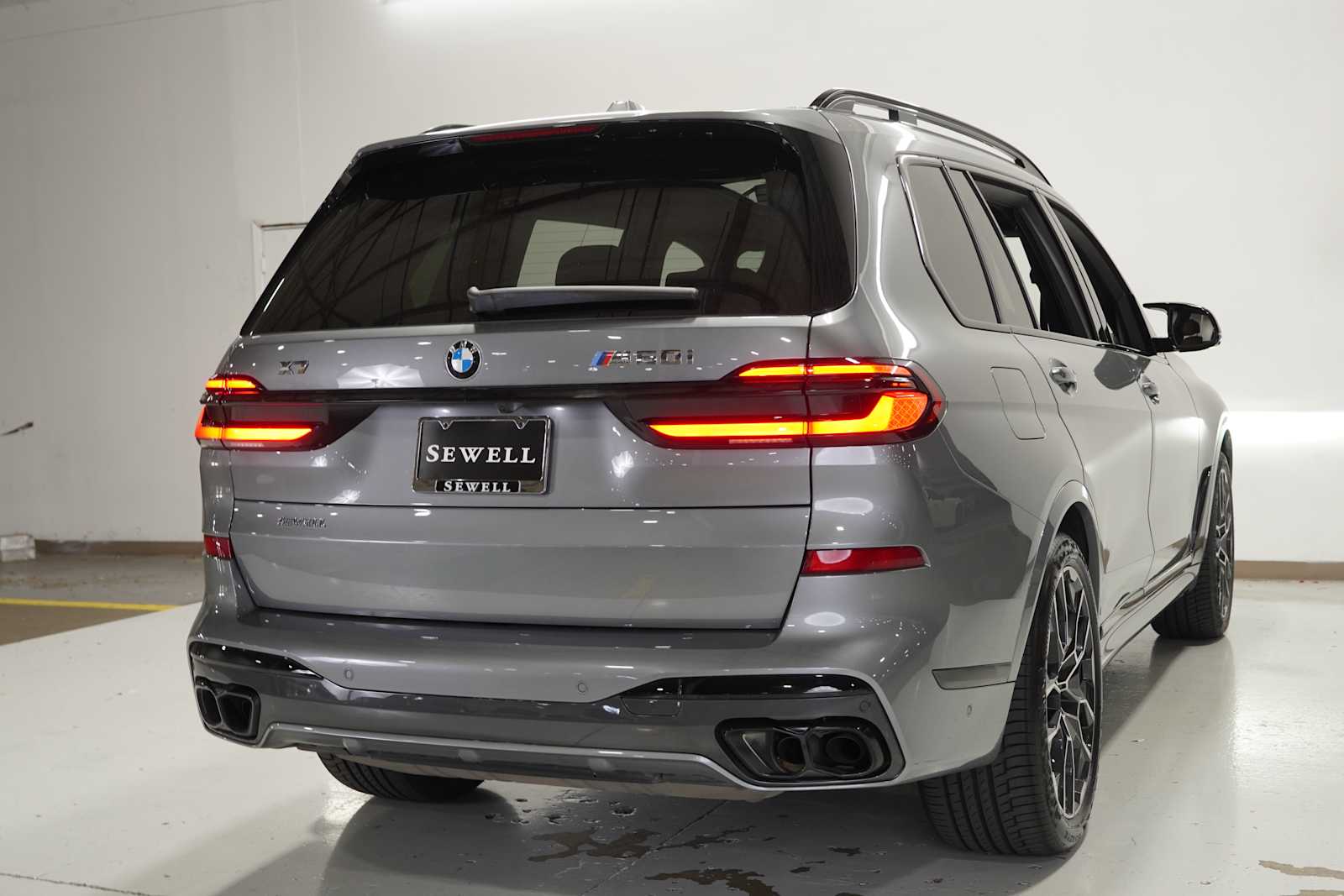 2025 Bmw X7 M60i photo 2