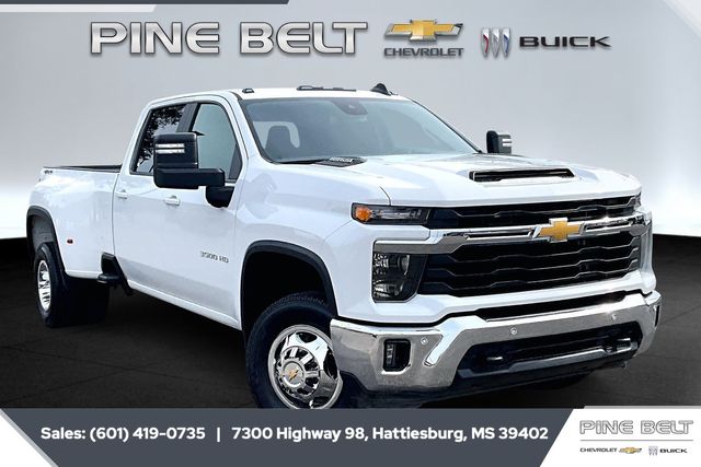 2025 Chevrolet Silverado 3500HD LT's photo