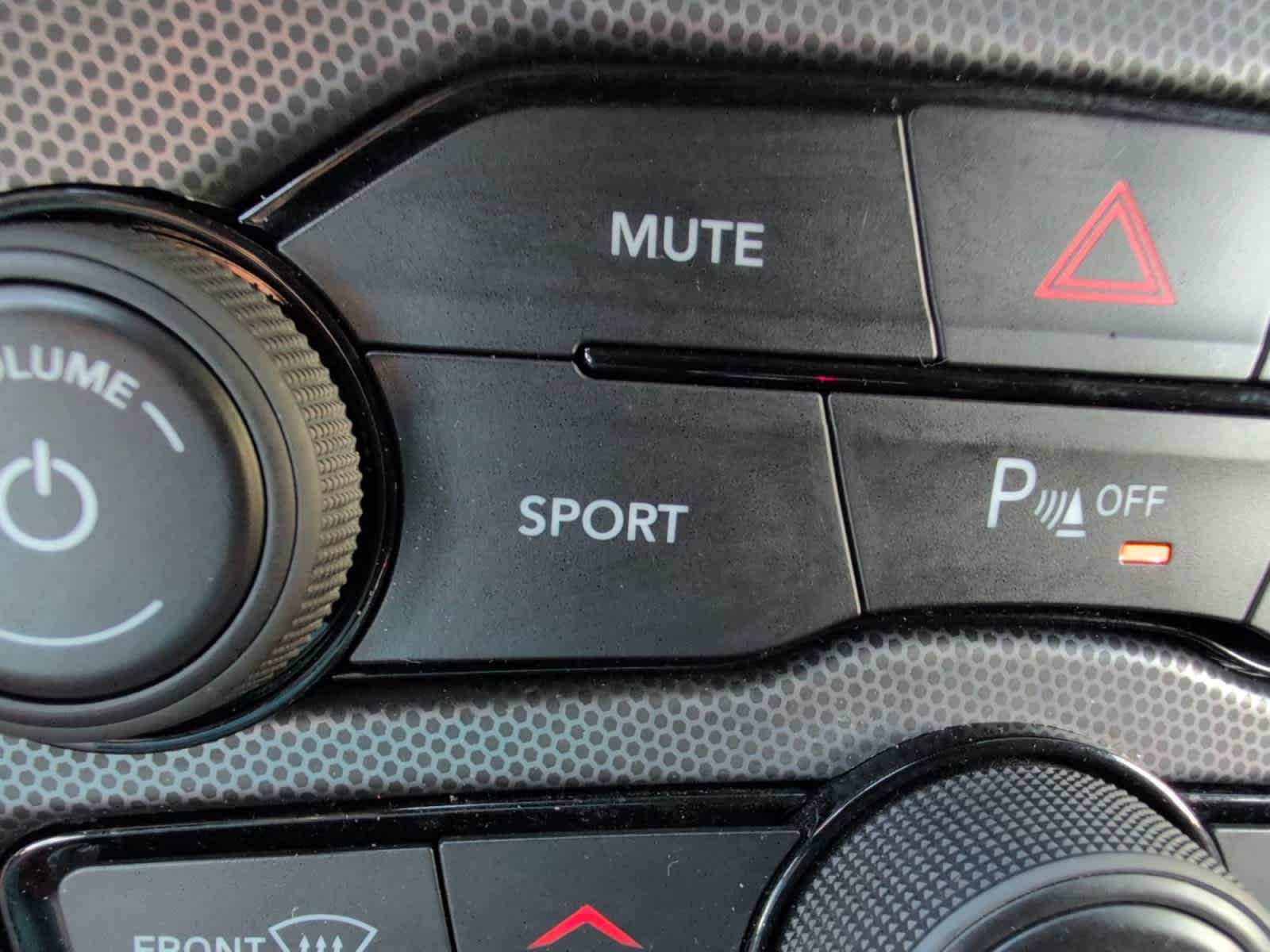 2018 Dodge Challenger SXT Plus photo 21
