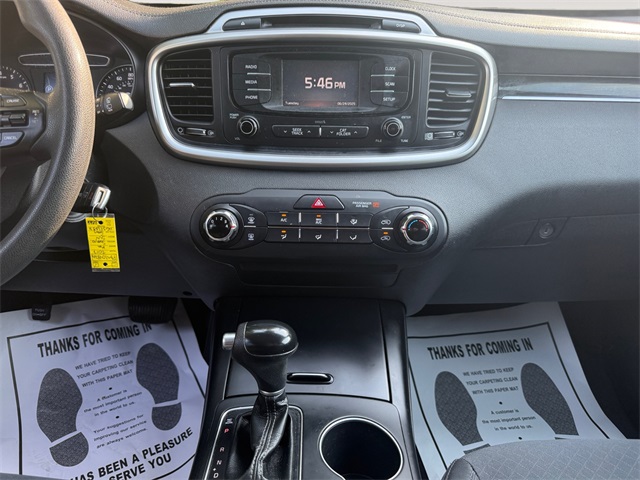 2017 Kia Sorento LX photo 11