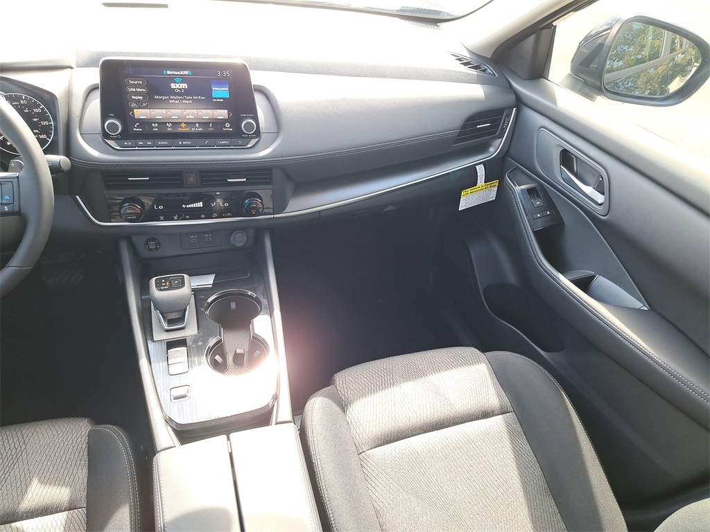 2026 Nissan Rogue SV photo 16
