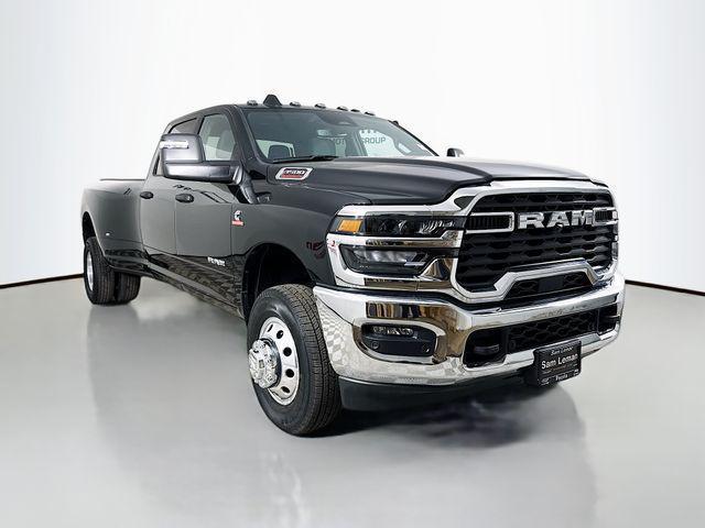 2025 RAM Ram 3500 Pickup Big Horn's photo