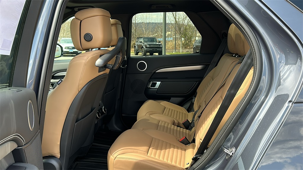 2025 Land Rover Discovery SE photo 22