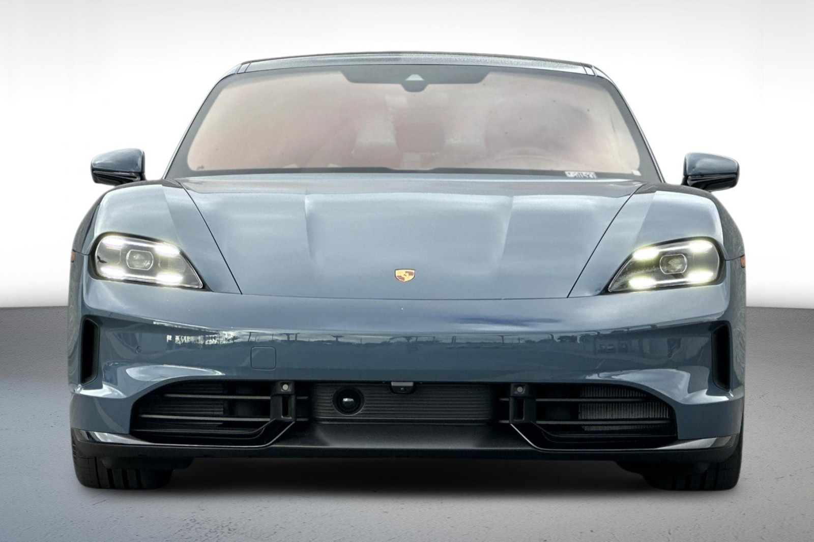 2026 Porsche Taycan GTS photo 12