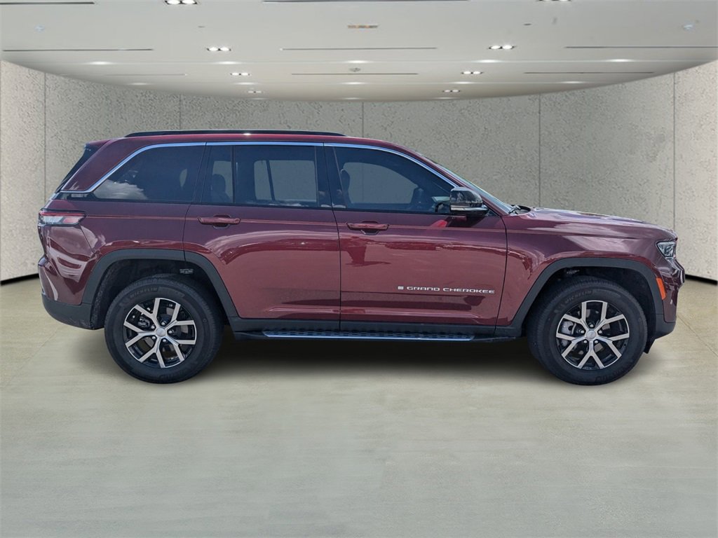 2025 Jeep Grand Cherokee Limited photo 2