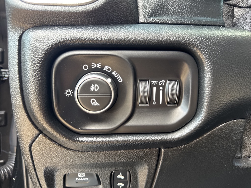 2020 Ram 1500 Laramie photo 43